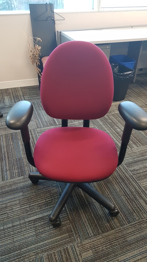 Task Chair w/ Arms - red #2