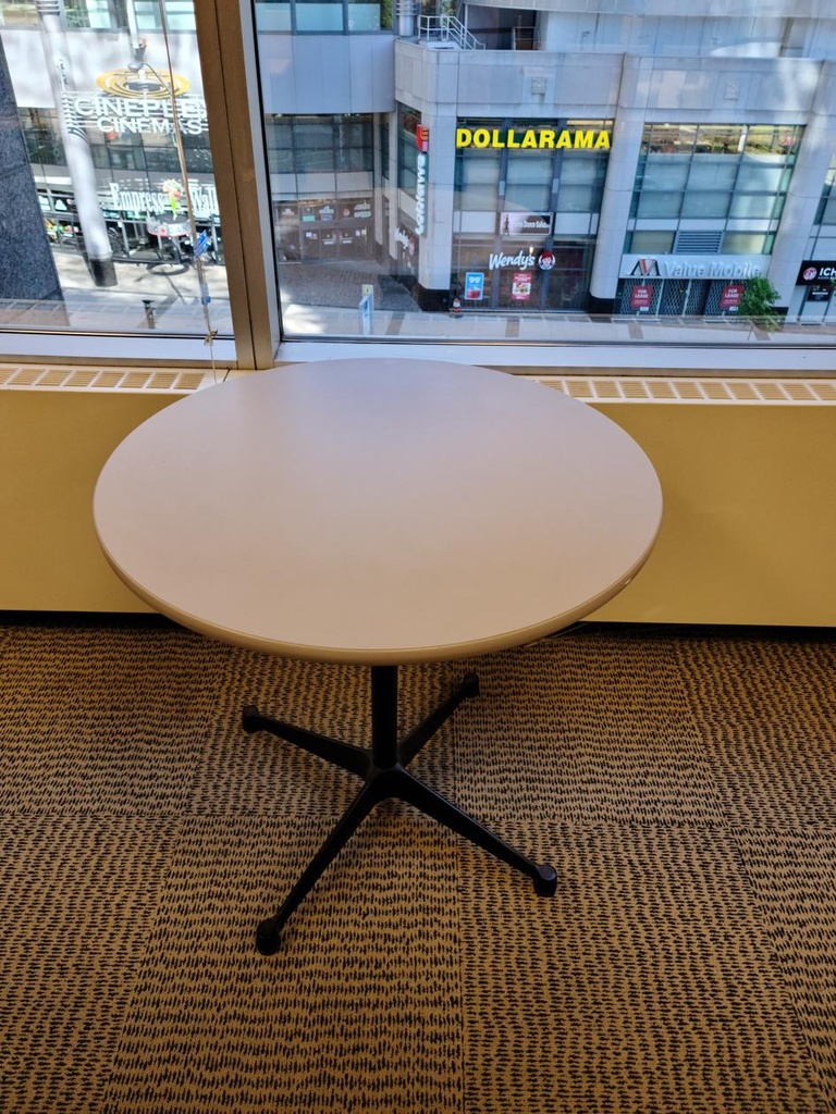 Round table - 24 to 48