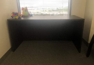 Credenza (29Hx29.5Dx59W)