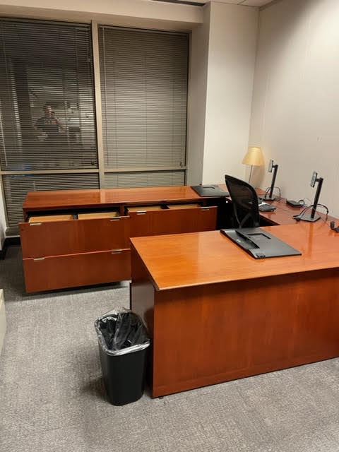 U Desk