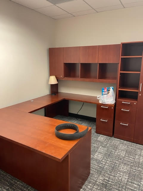 Right Hand U Desk