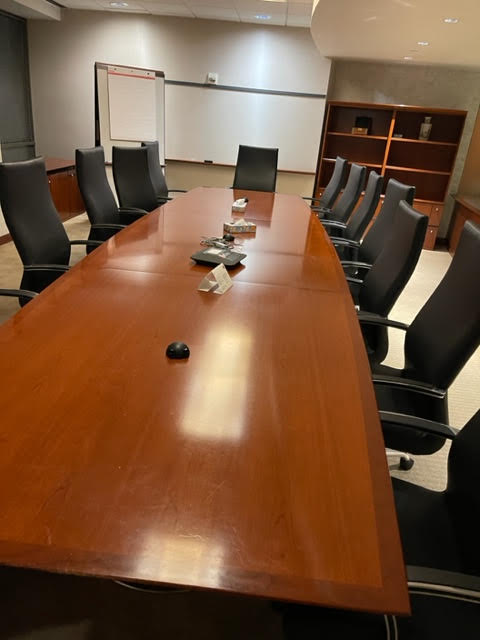 18’ Boat Shape Conf Table