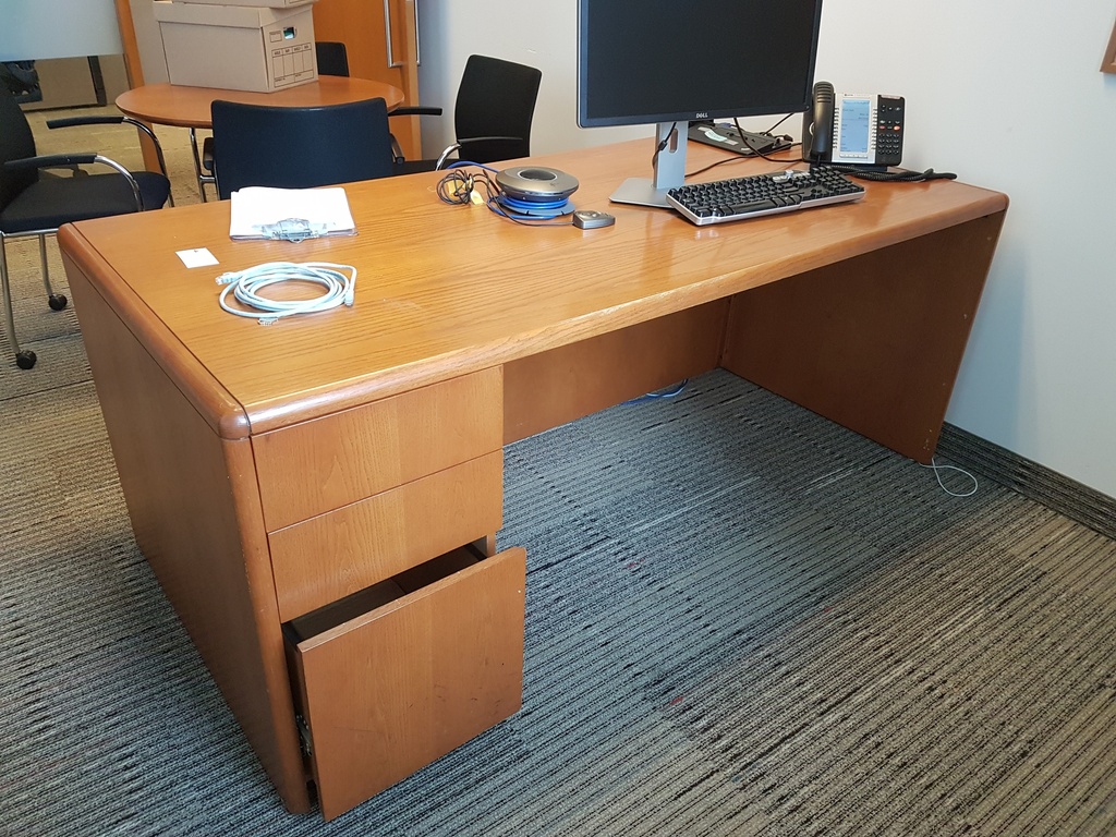 Desks With One Ped