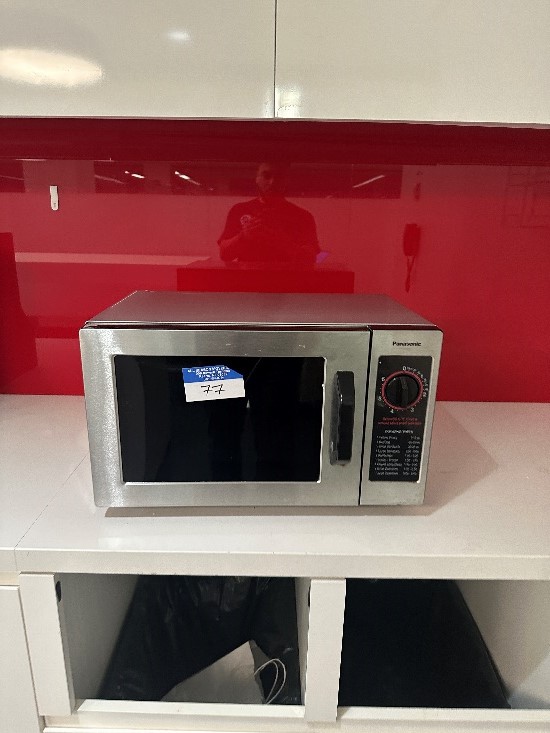 #77 panasonic microwave 20 x 13 x12