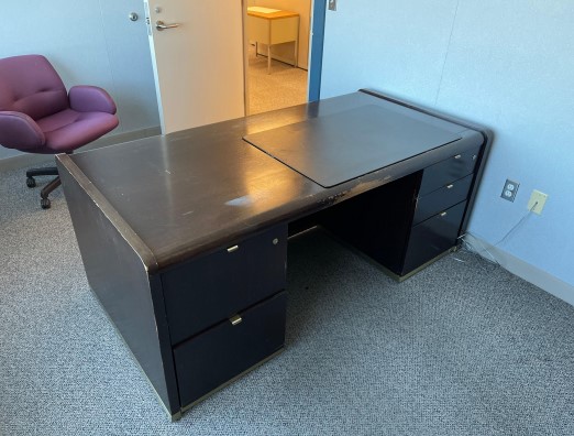Desk (60x36)