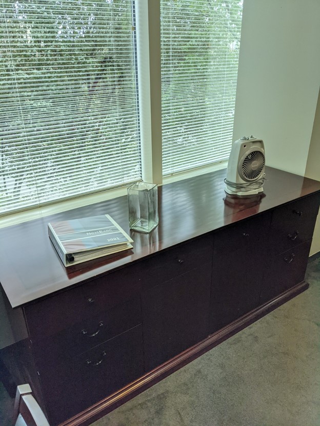 Credenza (6'x2')