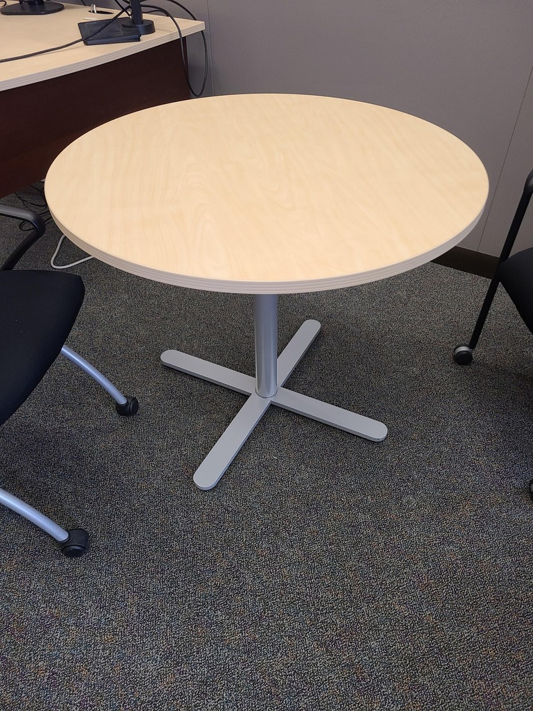 Table ronde - 3' de diamètre