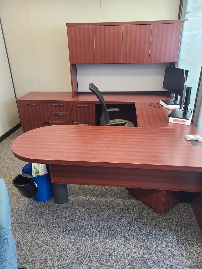 Bureau - 65" x 95" x 6' de haut