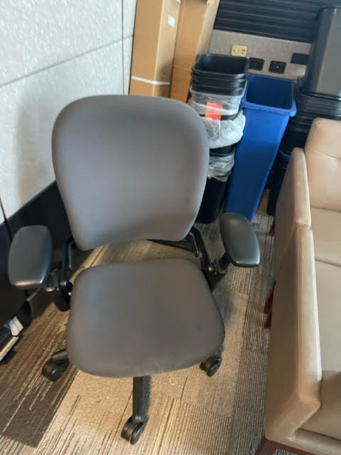 TASK CHAIR - V1
