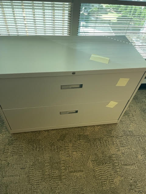  2 DRAWER BEIGE FILE CABINET 