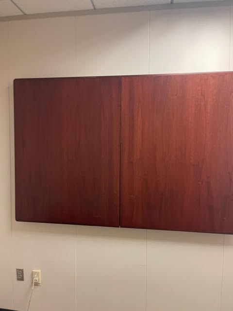 6’ MARKERBOARD ON WOOD CASE