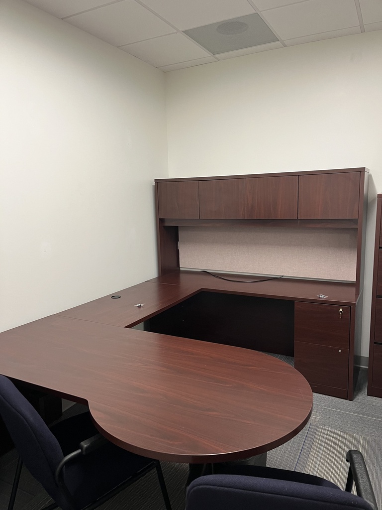 U-shape desk, with hutch, rounded end