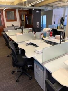 Benching Station 30"W X 60"L (POWERED)