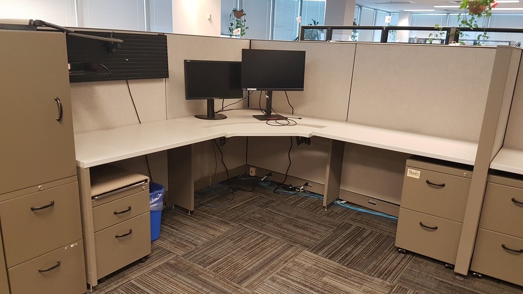 Workstation (1 BF ped, 1 FF ped, wood, metal and fabric)