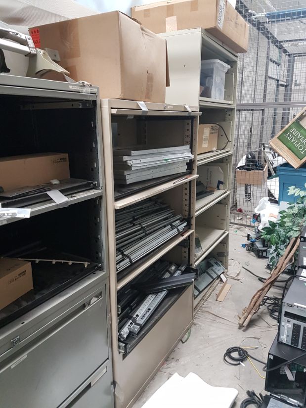 Metal file cabinet, 5-drawer (poor condition)