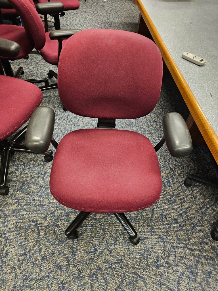Task Chair - with Arms (red)