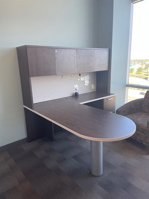 L-Shape Desk (72x72)