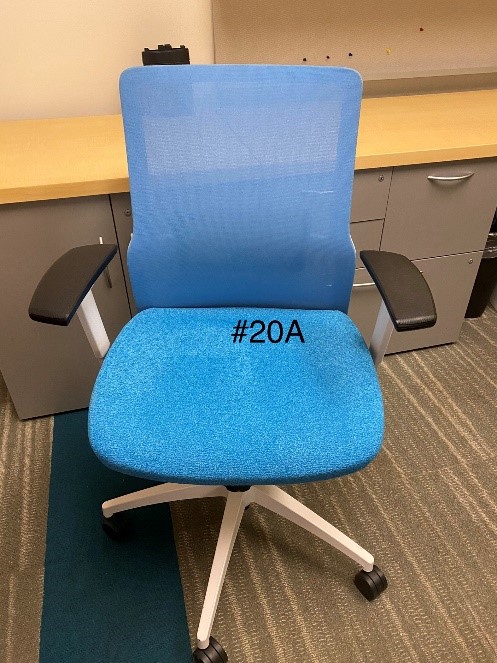 task chair w/ fabric seat, square mesh back, white frame w/ black arms and wheels