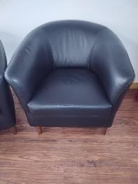 BLACK SINGLE LEATHER SOFA