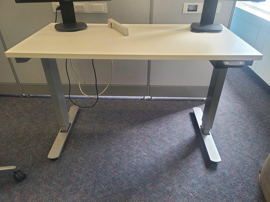 Table réglable en hauteur - 47x23