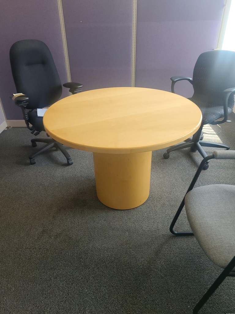 Round table - 42" diameter