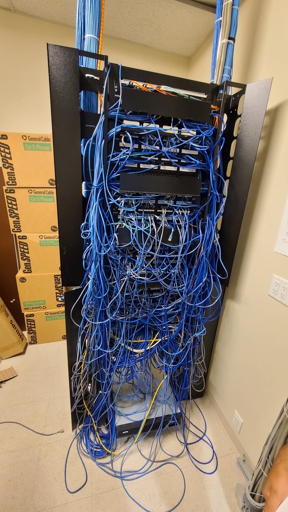 IT rack (network switches)