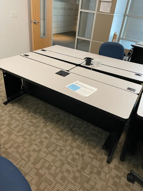 6’ DESK