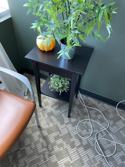 BLACK SIDE TABLE