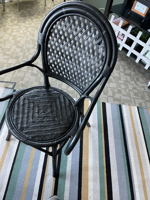 BLACK CHAIR