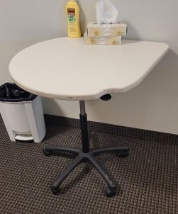 Small Height-Adjustable Teardrop Table, 36x32