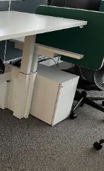 White pedestal (no keys) | Bílý podstavec (bez klíčů)