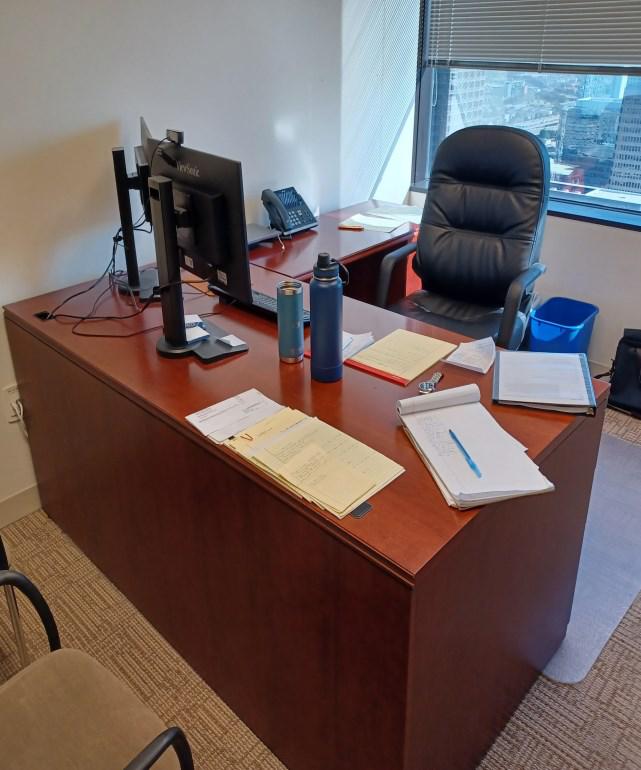 Rh L-Desk 6’ X 7’