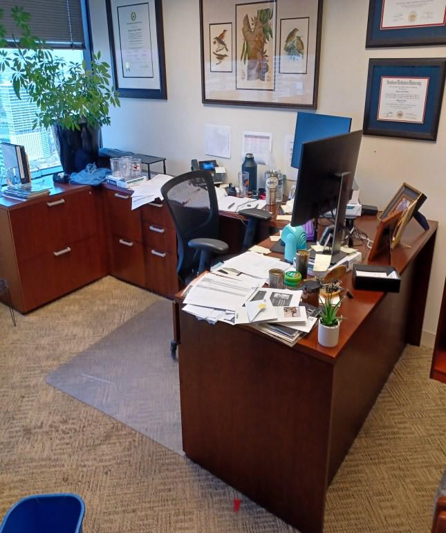 Lh U-Desk 5’-6” X 10”-6” X 4’-6”