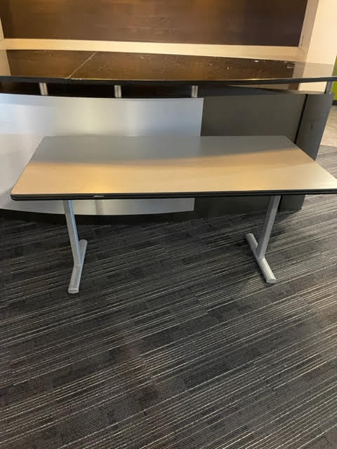 5’ FOLDING TABLE