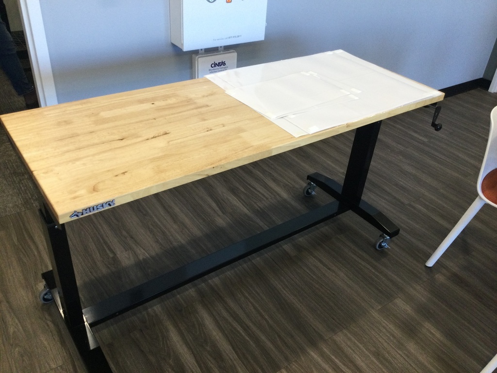 Manual Crank Work Station / Oak top    24x62x32 lowered 