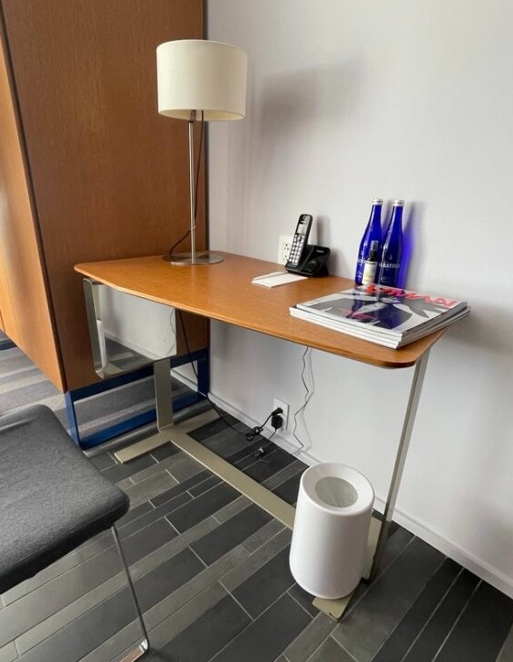 Medium Desks