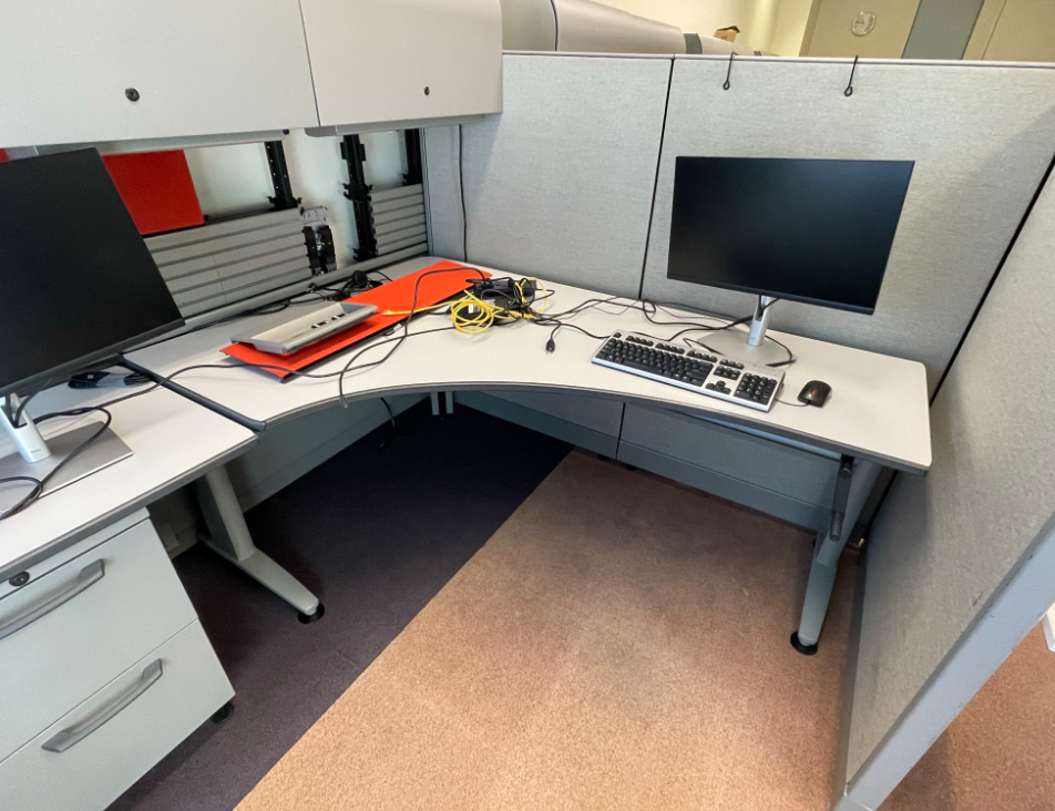 Freestanding Corner Manual Sit Stand Desk