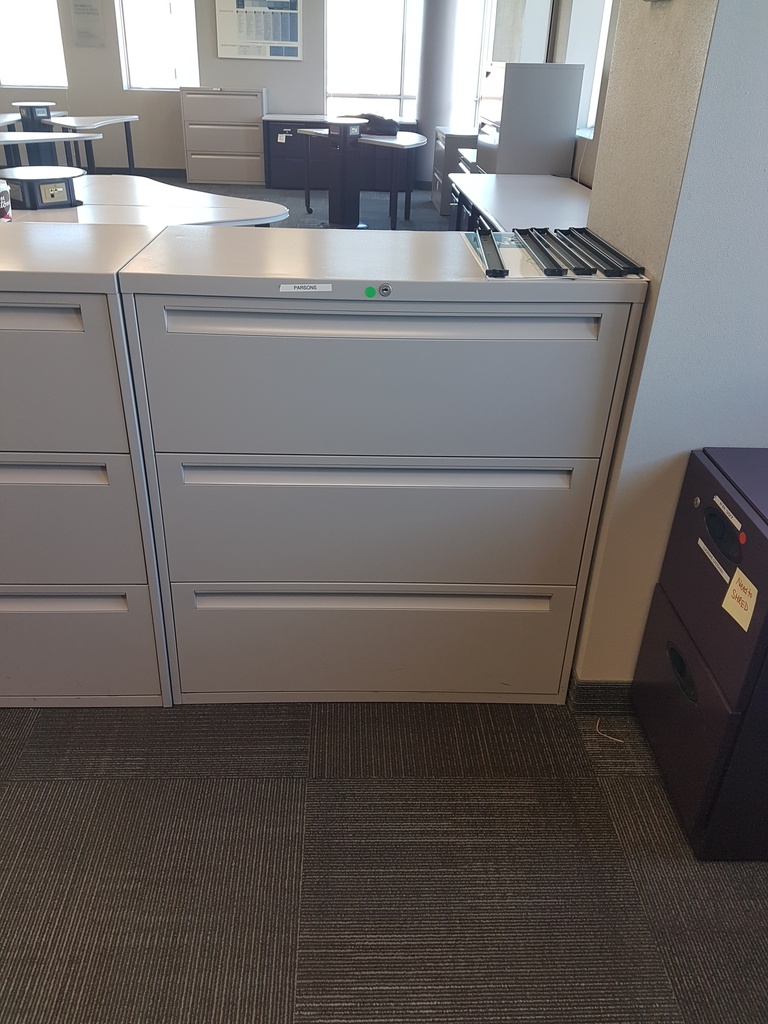 Grey metal 3 drawer filing cabinet