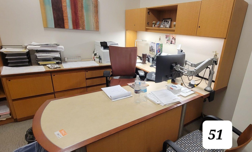 LR U shape desk with hutch