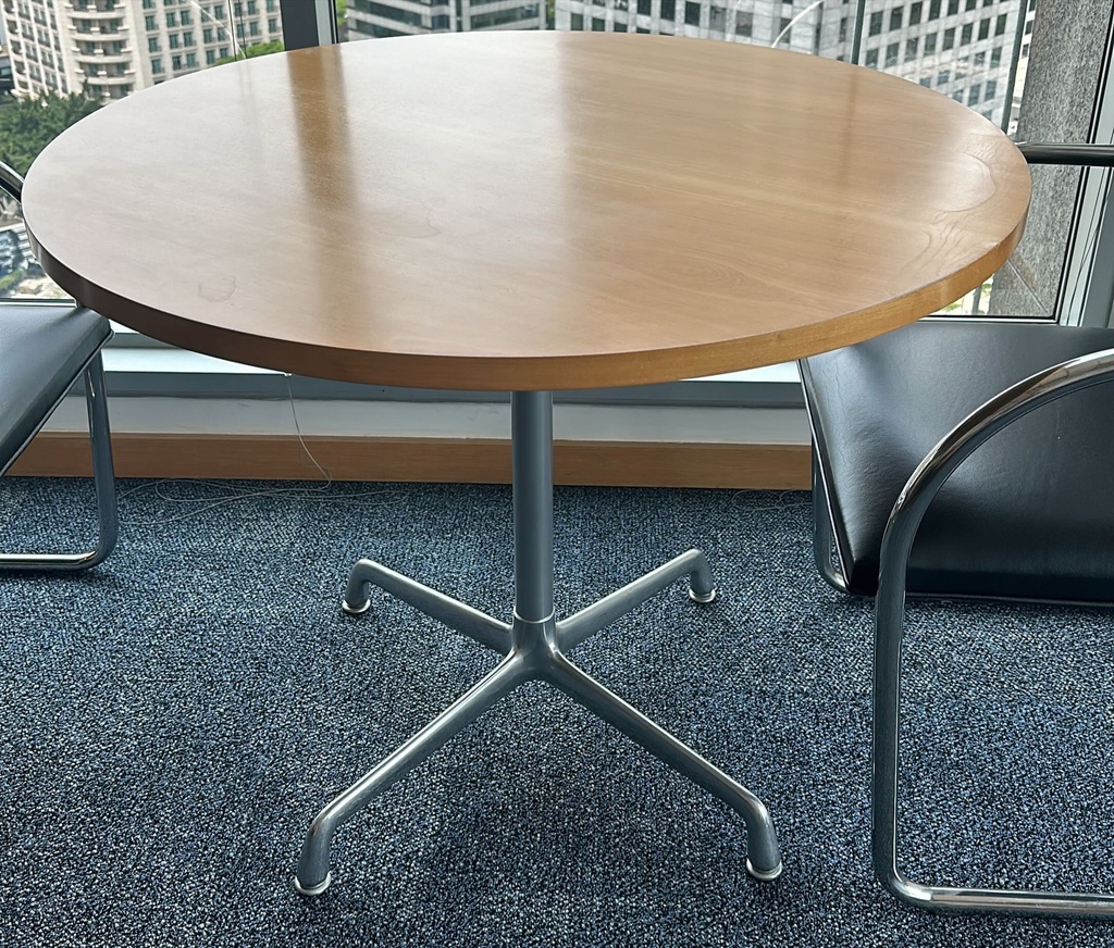 Conference table | Mesa de conferencia