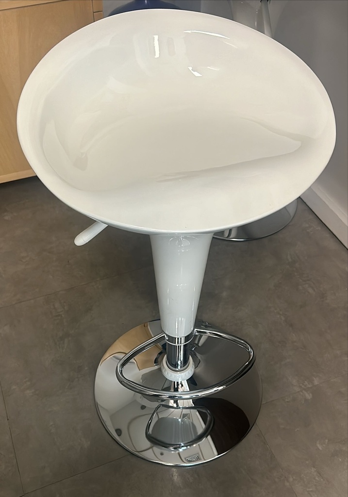 High stool | Banqueta alta