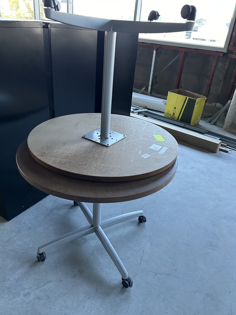 36" round Table