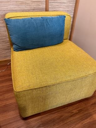 DellaRobbia Harper lounge chair with pillow, yellow
