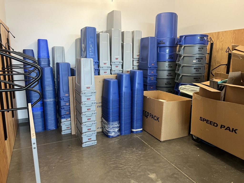 Trash can, large, round, grey