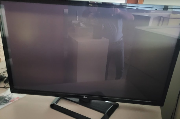 LG TV, 52"