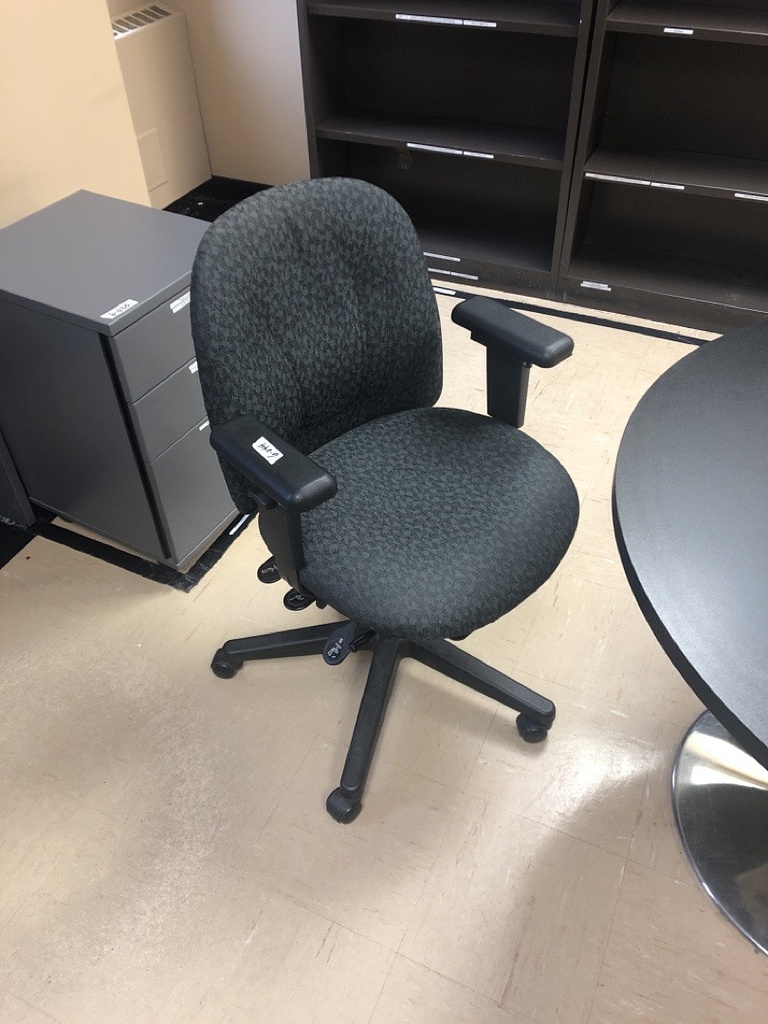 Task Chair with Arms 