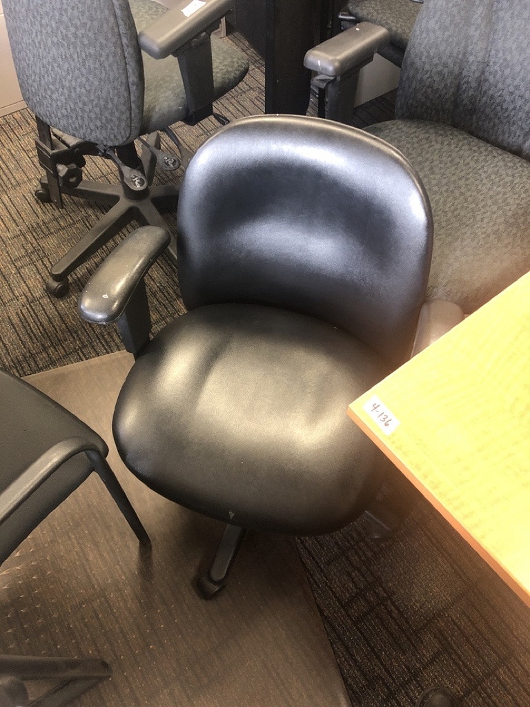 Task Chair with Arms 