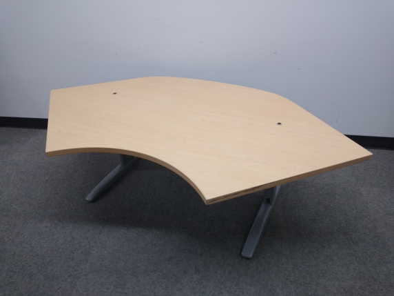 KI: Corner Desk 52", Maple