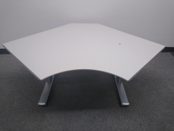 Steelcase: Manual Sit-Stand Corner Desk, 48x30
