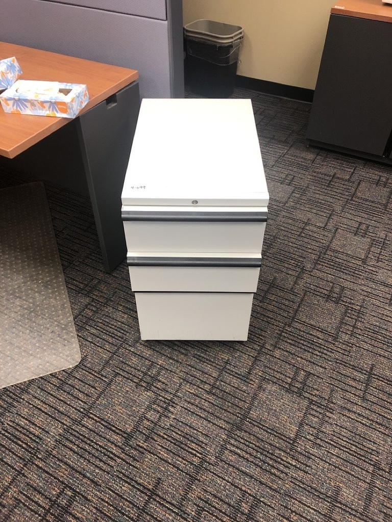 Pedestal Metal